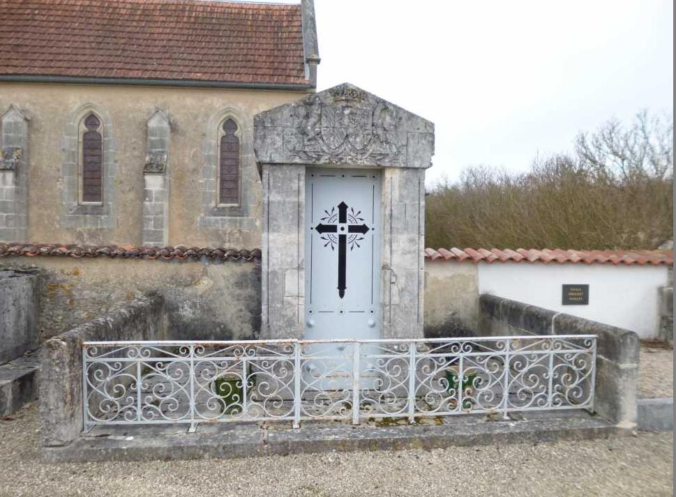 Chapellefunéraire de la famille DE SENIGON DE ROUMEFORT DE CLUZEAU
